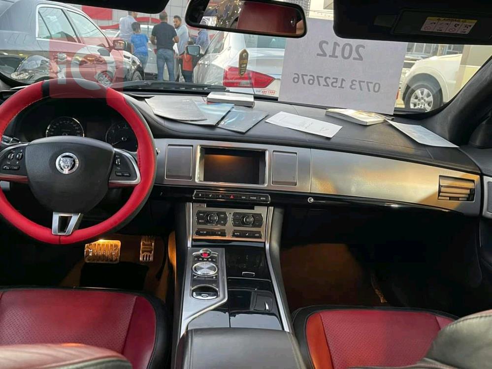 جاگوار XF